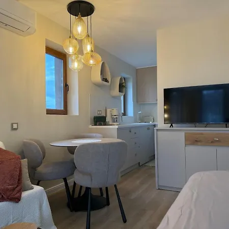 Moderne Et Chic & *