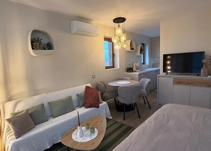 아파트 Moderne Et Chic & 반스코