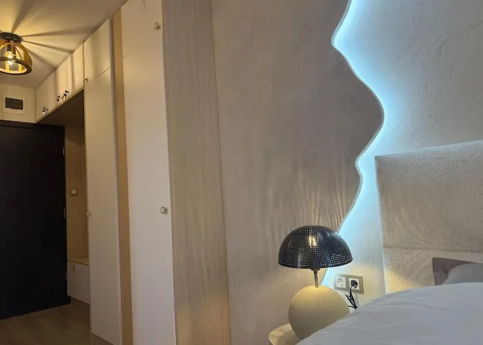 아파트 Moderne Et Chic & 반스코